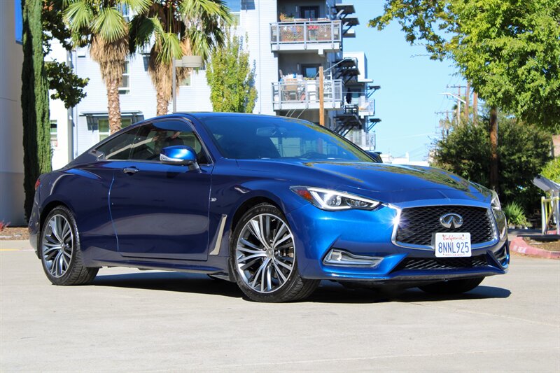 2018 INFINITI Q60 Coupe LUXE