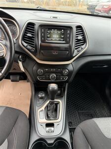 2016 Jeep Cherokee Sport Altitude   - Photo 12 - Edmonton, AB T5L 1A4