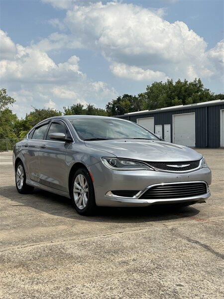 2016 Chrysler 200 Limited   - Photo 1 - Trimble, MO 64492