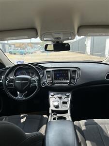 2016 Chrysler 200 Limited - Photo 7 - Trimble, MO 64492