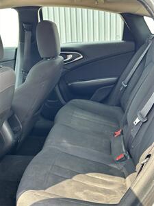 2016 Chrysler 200 Limited - Photo 6 - Trimble, MO 64492