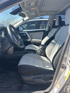 2018 Toyota RAV4 XLE   - Photo 3 - Owensboro, KY 42303