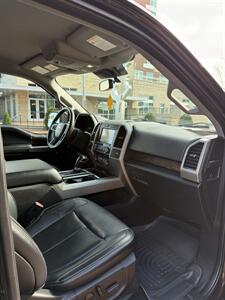 2019 Ford F-150 Lariat   - Photo 10 - Owensboro, KY 42303