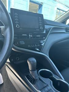2022 Toyota Camry LE - Photo 4 - Owensboro, KY 42303