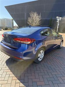 2017 Kia Forte LX   - Photo 6 - Owensboro, KY 42303