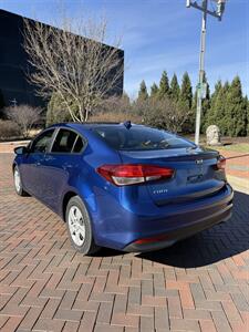 2017 Kia Forte LX   - Photo 5 - Owensboro, KY 42303