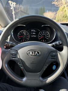 2017 Kia Forte LX   - Photo 11 - Owensboro, KY 42303