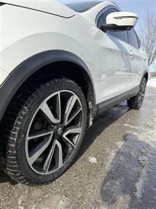 2017 Nissan Rogue Sport SL - Photo 5 - Owensboro, KY 42303