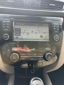 2017 Nissan Rogue Sport SL - Photo 10 - Owensboro, KY 42303