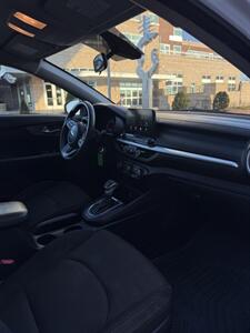 2021 Kia Forte LXS   - Photo 12 - Owensboro, KY 42303