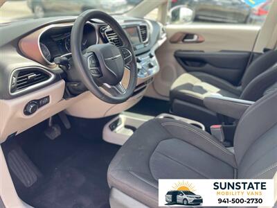 2023 Chrysler Voyager L Wheelchair Van BraunAbility Manual Rear Entry - Photo 6 - Sarasota, FL 34232