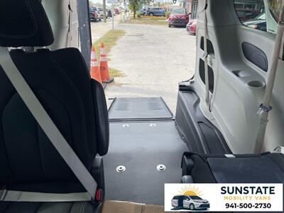 2023 Chrysler Voyager L Wheelchair Van BraunAbility Manual Rear Entry - Photo 7 - Sarasota, FL 34232