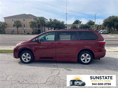 2019 Toyota Sienna LE Wheelchair Van  BraunAbility Side Entry - Photo 3 - Sarasota, FL 34232