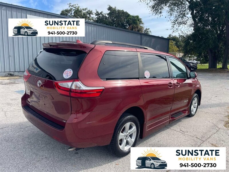 2019 Toyota Sienna LE Wheelchair Van  BraunAbility Side Entry