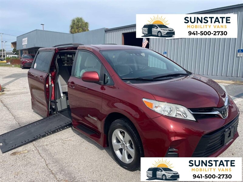 2019 Toyota Sienna LE Wheelchair Van  BraunAbility Side Entry