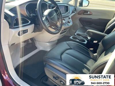 2021 Chrysler Voyager L Wheelchair Van BraunAbility Chrysler Entervan XT - Photo 5 - Sarasota, FL 34232