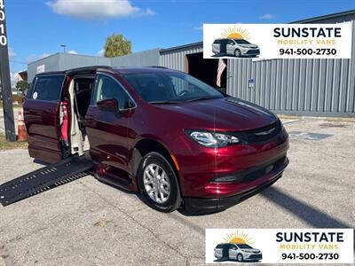 2021 Chrysler Voyager L Wheelchair Van BraunAbility Chrysler Entervan XT - Photo 1 - Sarasota, FL 34232
