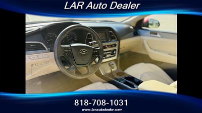 2015 Hyundai SONATA SE   - Photo 20 - Reseda, CA 91335