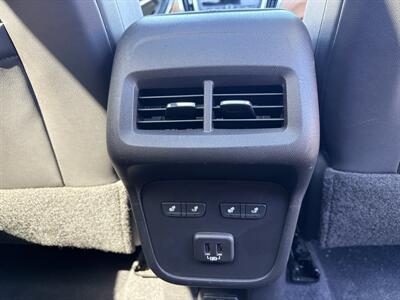 2021 Chevrolet Equinox Premier   - Photo 27 - Lecanto, FL 34461