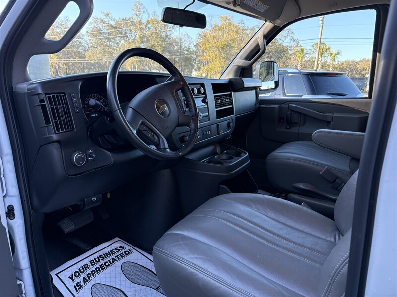 2023 Chevrolet Express 2500 - Photo 8 - Lecanto, FL 34461