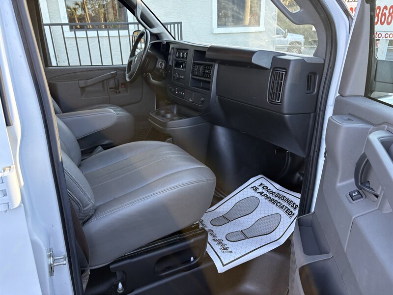2023 Chevrolet Express 2500 - Photo 17 - Lecanto, FL 34461
