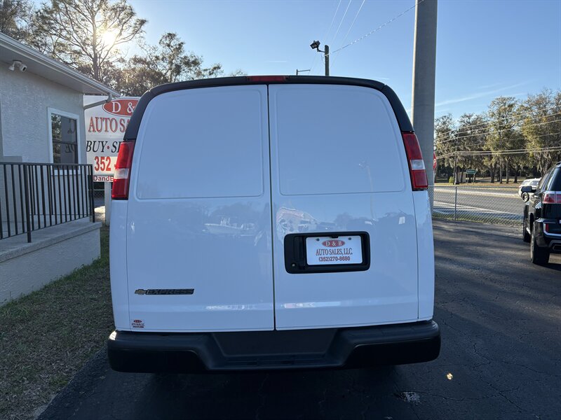 2023 Chevrolet Express 2500 - Photo 5 - Lecanto, FL 34461