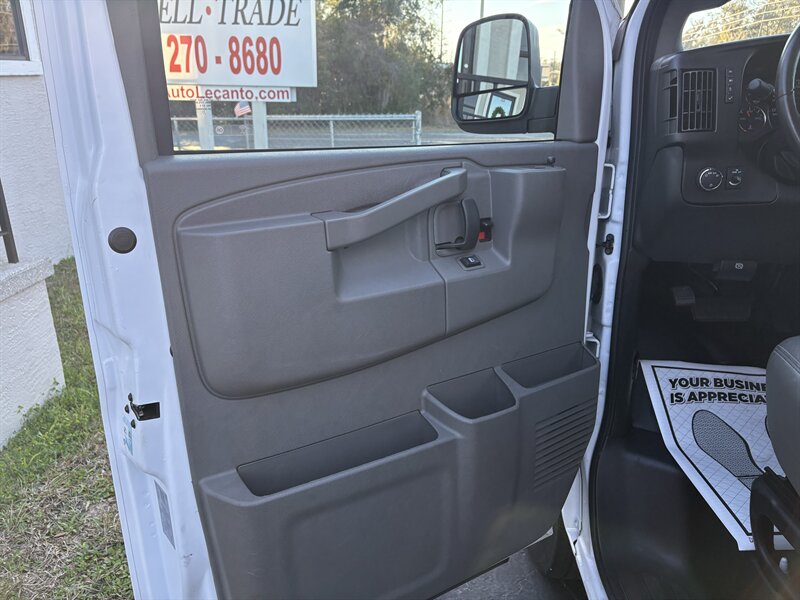 2023 Chevrolet Express 2500 - Photo 7 - Lecanto, FL 34461