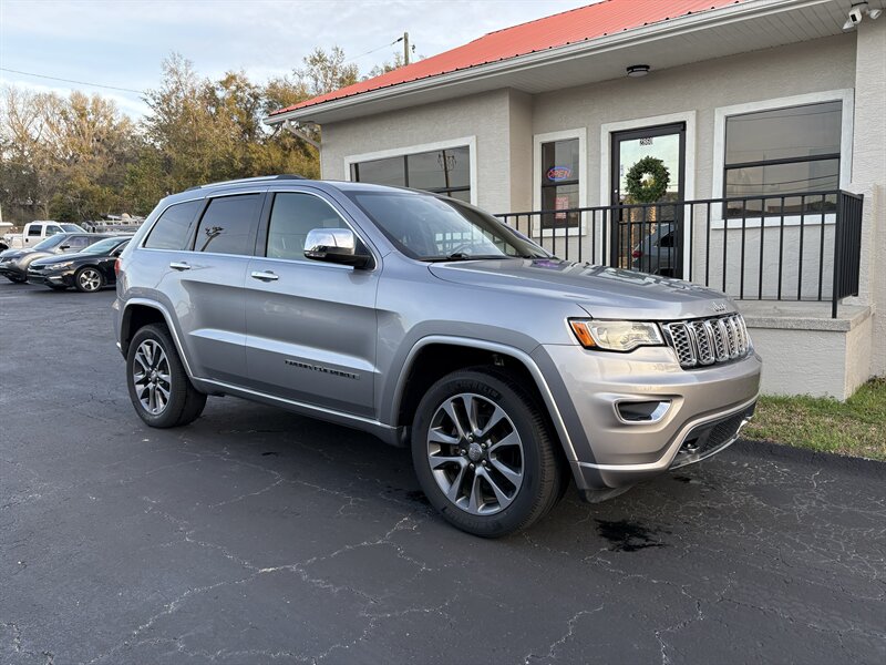 2017 Jeep Grand Cherokee Overland   - Photo 1 - Lecanto, FL 34461