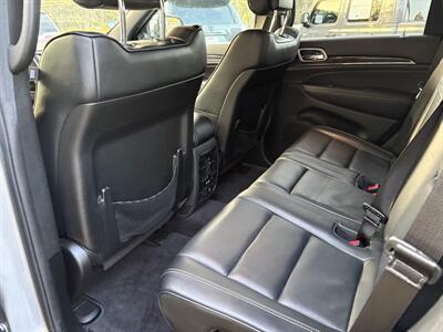 2017 Jeep Grand Cherokee Overland   - Photo 27 - Lecanto, FL 34461