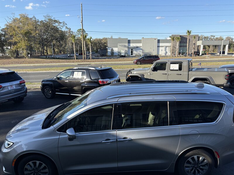 2021 Chrysler Pacifica Touring L - Photo 6 - Lecanto, FL 34461