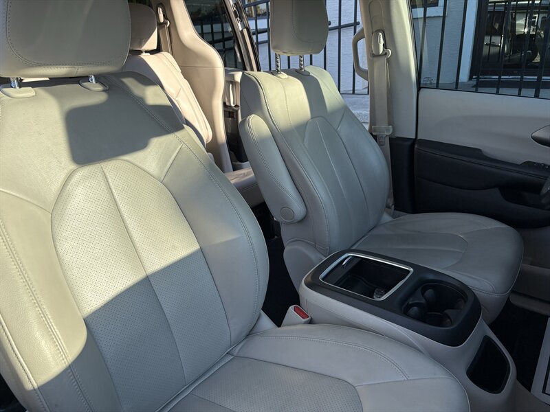 2021 Chrysler Pacifica Touring L - Photo 22 - Lecanto, FL 34461
