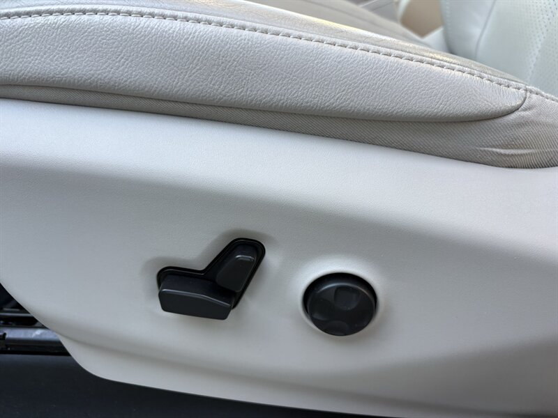 2021 Chrysler Pacifica Touring L - Photo 19 - Lecanto, FL 34461