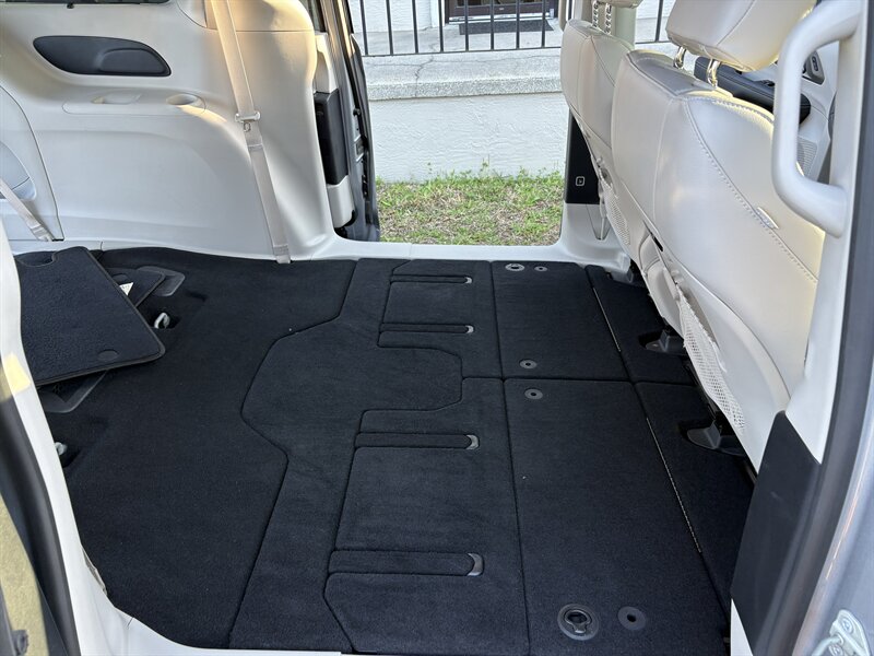 2021 Chrysler Pacifica Touring L - Photo 32 - Lecanto, FL 34461