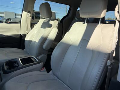 2021 Chrysler Pacifica Touring L - Photo 9 - Lecanto, FL 34461