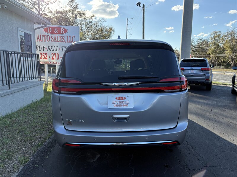 2021 Chrysler Pacifica Touring L - Photo 5 - Lecanto, FL 34461