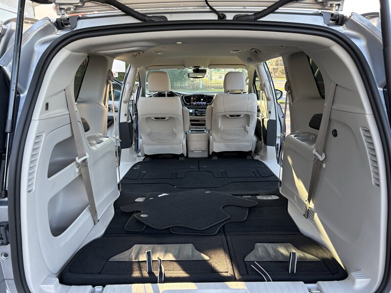 2021 Chrysler Pacifica Touring L - Photo 31 - Lecanto, FL 34461