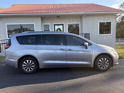 2021 Chrysler Pacifica Touring L - Photo 4 - Lecanto, FL 34461