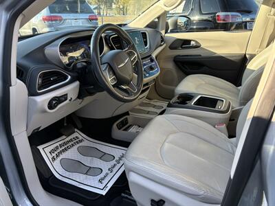 2021 Chrysler Pacifica Touring L - Photo 8 - Lecanto, FL 34461