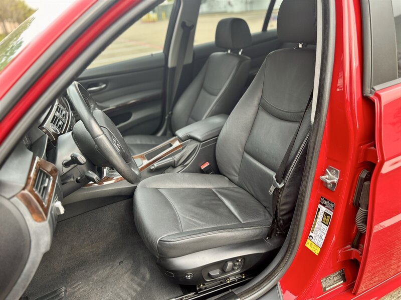 2010 BMW BMW 328i LEATHER ROOF 61K LOW MILES BLUETOOTH YOUTUBE VIDEO   - Photo 43 - Stafford, TX 77477