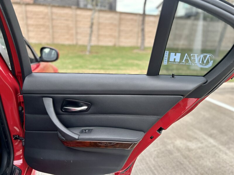 2010 BMW BMW 328i LEATHER ROOF 61K LOW MILES BLUETOOTH YOUTUBE VIDEO   - Photo 60 - Stafford, TX 77477