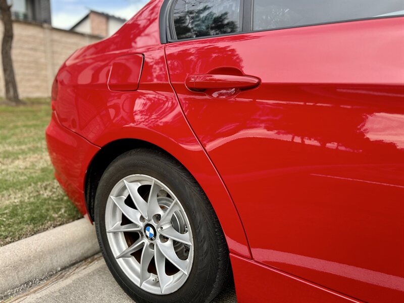 2010 BMW BMW 328i LEATHER ROOF 61K LOW MILES BLUETOOTH YOUTUBE VIDEO   - Photo 17 - Stafford, TX 77477