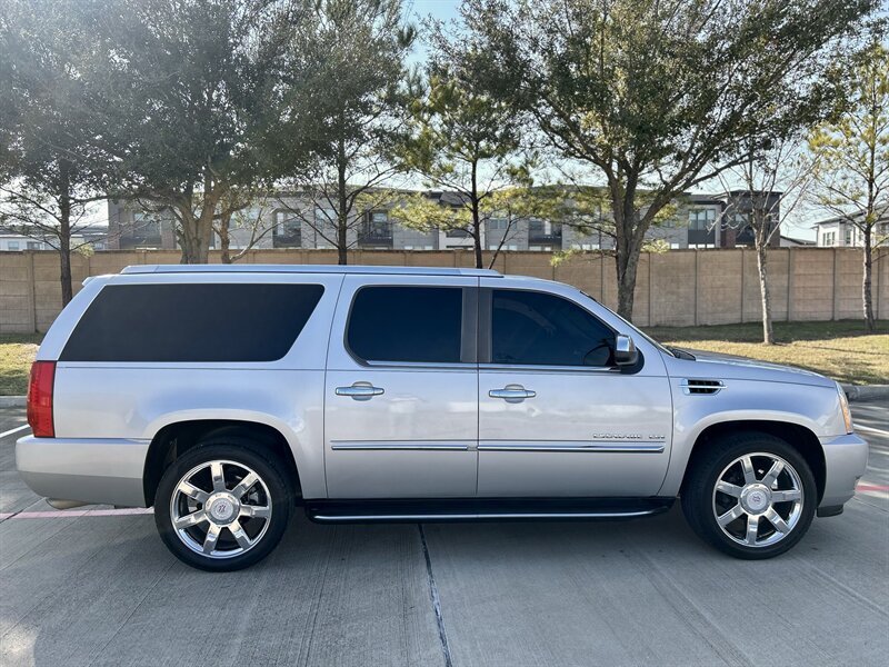 2010 Cadillac Escalade ESV LUXURY AWD DVD HTD & COOL SEATS YOU TUBE VIDEO   - Photo 15 - Stafford, TX 77477