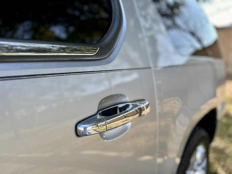 2010 Cadillac Escalade ESV LUXURY AWD DVD HTD & COOL SEATS YOU TUBE VIDEO   - Photo 35 - Stafford, TX 77477