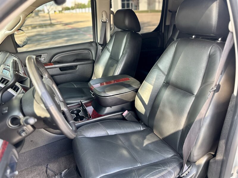 2010 Cadillac Escalade ESV LUXURY AWD DVD HTD & COOL SEATS YOU TUBE VIDEO   - Photo 40 - Stafford, TX 77477