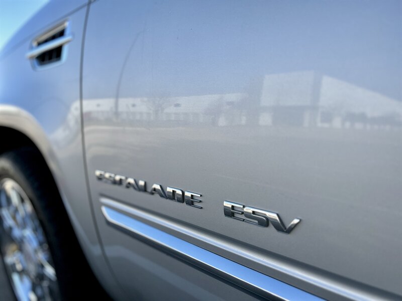 2010 Cadillac Escalade ESV LUXURY AWD DVD HTD & COOL SEATS YOU TUBE VIDEO   - Photo 25 - Stafford, TX 77477