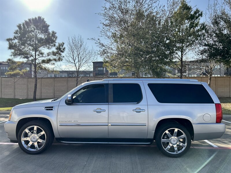 2010 Cadillac Escalade ESV LUXURY AWD DVD HTD & COOL SEATS YOU TUBE VIDEO   - Photo 16 - Stafford, TX 77477