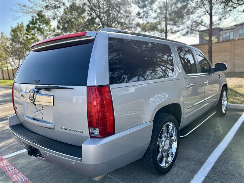 2010 Cadillac Escalade ESV LUXURY AWD DVD HTD & COOL SEATS YOU TUBE VIDEO   - Photo 10 - Stafford, TX 77477