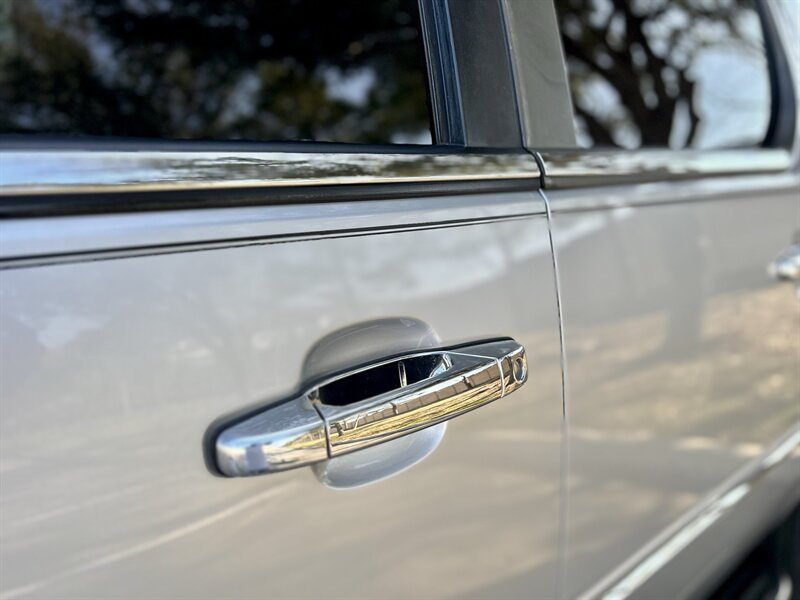 2010 Cadillac Escalade ESV LUXURY AWD DVD HTD & COOL SEATS YOU TUBE VIDEO   - Photo 32 - Stafford, TX 77477