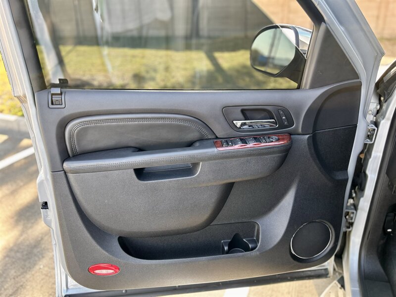 2010 Cadillac Escalade ESV LUXURY AWD DVD HTD & COOL SEATS YOU TUBE VIDEO   - Photo 47 - Stafford, TX 77477