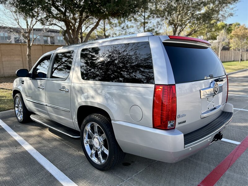 2010 Cadillac Escalade ESV LUXURY AWD DVD HTD & COOL SEATS YOU TUBE VIDEO   - Photo 11 - Stafford, TX 77477
